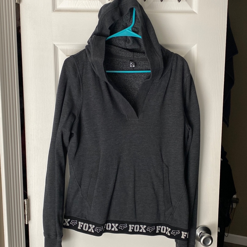 V neck women’s fox sweatshirt